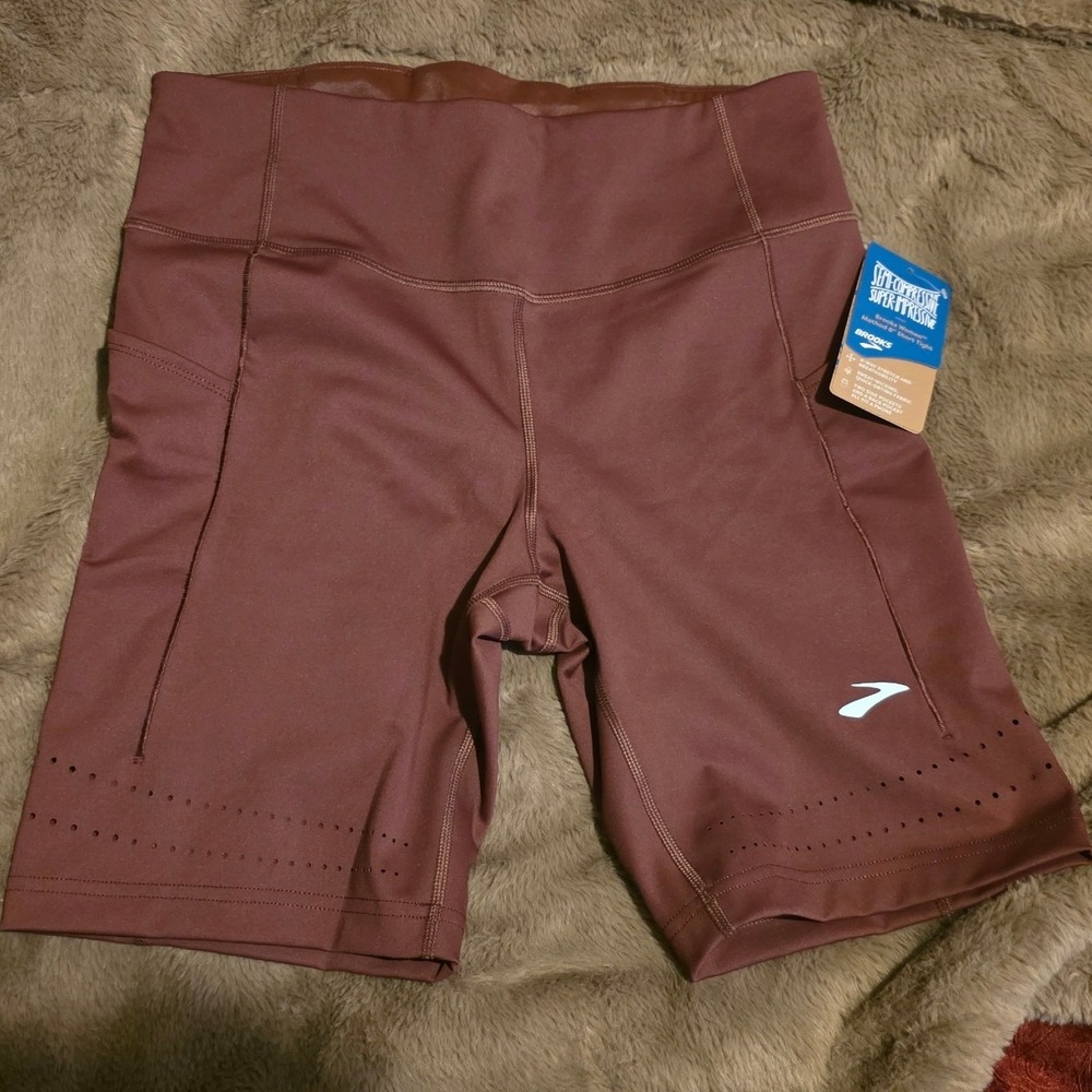 Brooks Run Happy Shorts Women's Size L Burgundy Athletic Performance Shorts